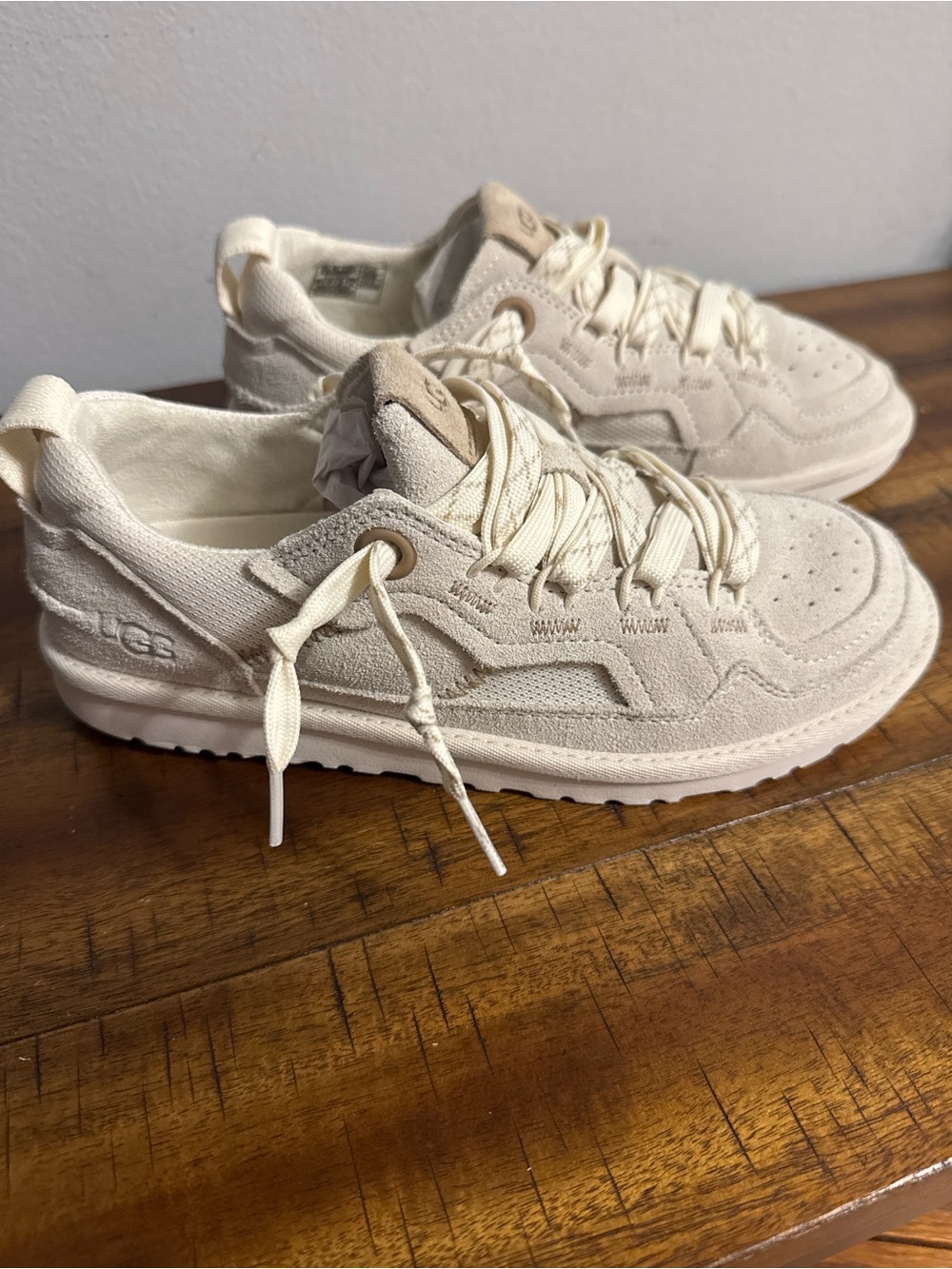 UGG Women's Minimel Low Profile Mixed Media Sneakers Size 8 S/N 1175301